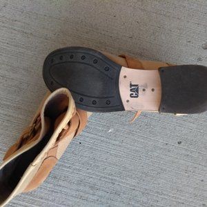 Women's Catarpillar Tan Boots-Size 7.5